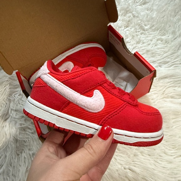 Nike Other - Valentine dunks